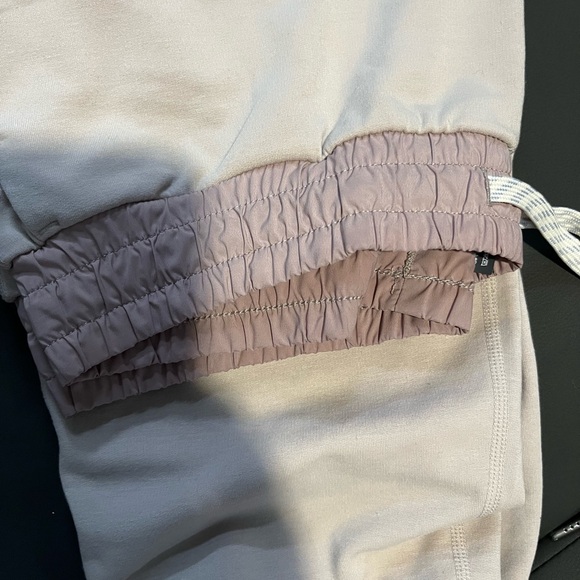 Vuori boyfriend cargo jogger - Picture 3 of 4